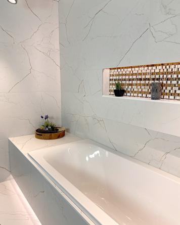 Marble look tiles with golden brown veins | Quantum Dull 60x120 cm