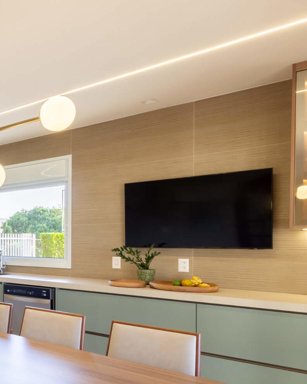 Bamboo Wood look tiles with striped design 60x120 cm | Wooden tile with design stripes