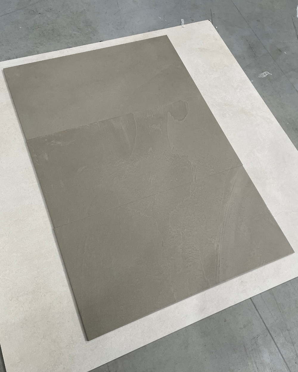 16,2 m² Restposten Hong Kong Taupe 30*60 Lap.