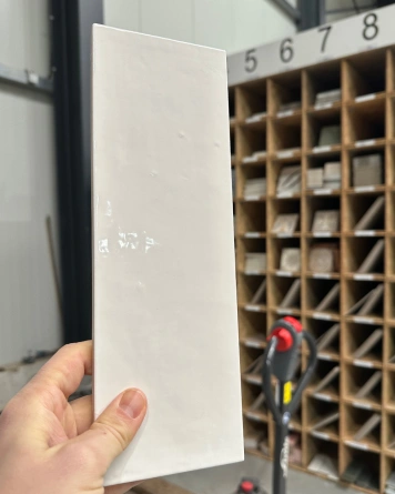Weiße Wandfliese matt, 10x30 cm, PIM PAM PUM