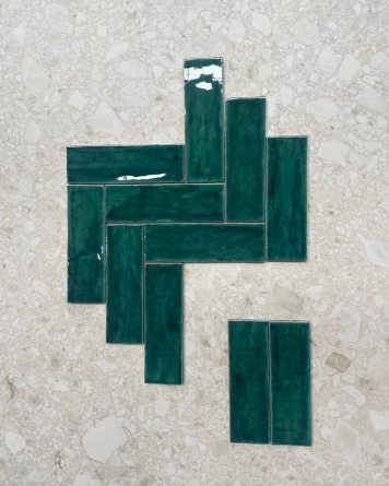Nour Emerald – Zellige Wandfliese Smaragdgrün 6,5x20 cm | ZELLIGE COUTURE
