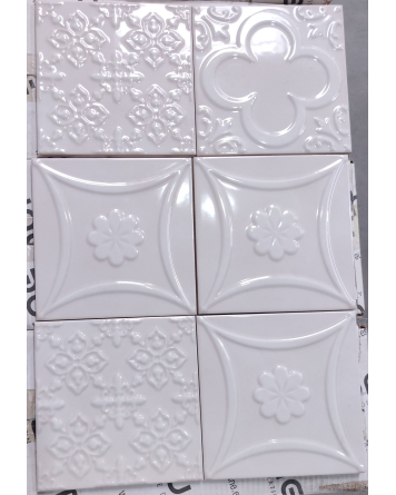 3,8 m² Remaining stock Lucciola Hueso 15x15 cm