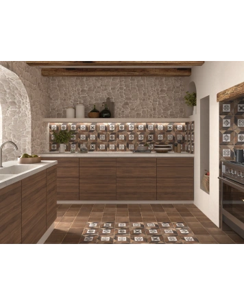 DECO ELEGANCE BROWN – Kolonial-Dekor Braun Matt 20x20