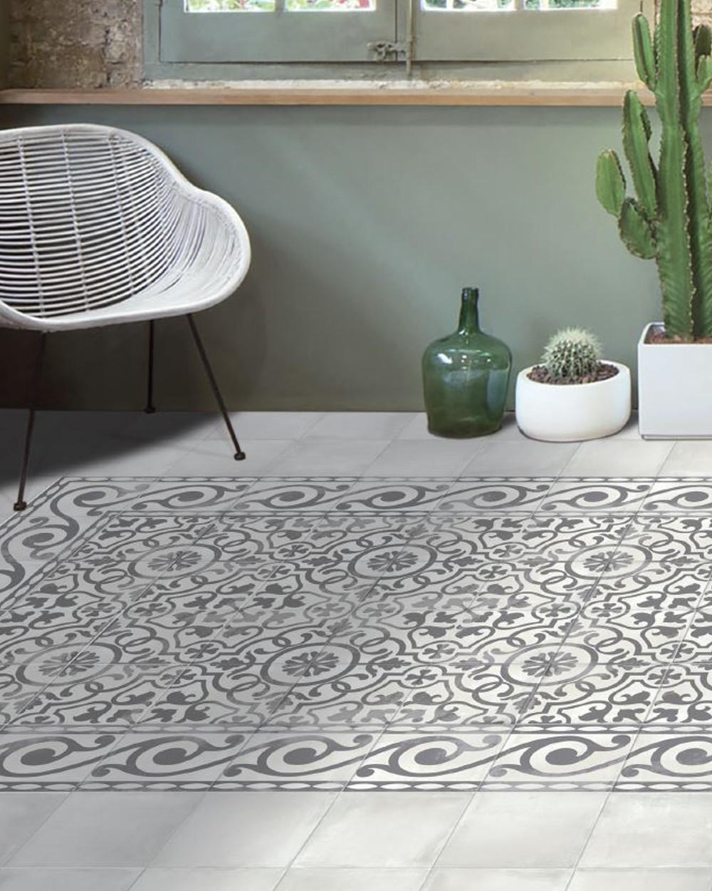 Cement tile "used look" with floral pattern black linked