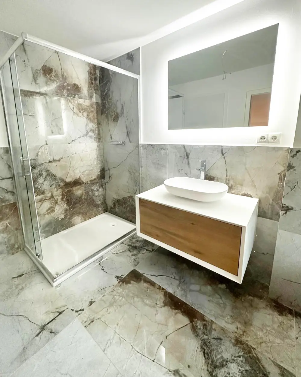 Natural stone-effect bathroom tiles Polished 60x120 cm | Unusual design | In stock